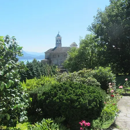 Vila Elisa *